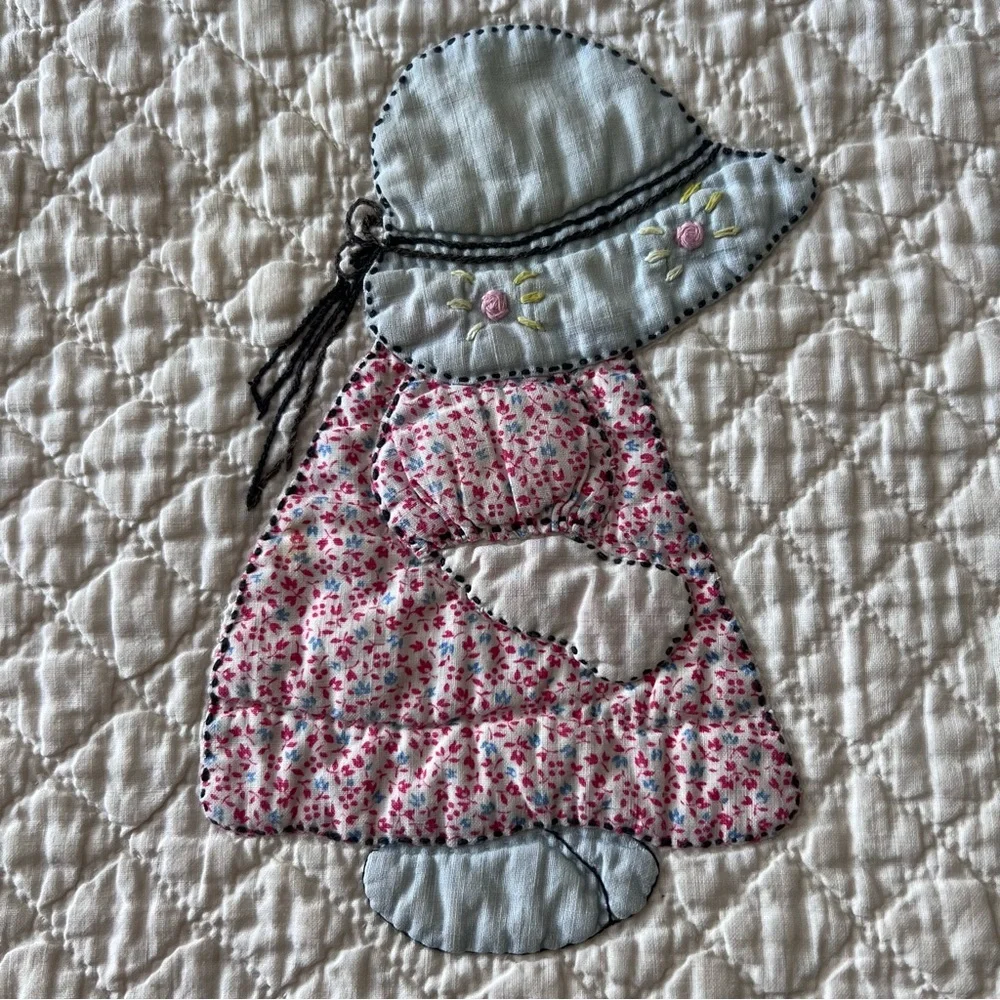 Vintage Sunbonnet Sue Baby Quilt Hand-Quilted – 39” x 51”